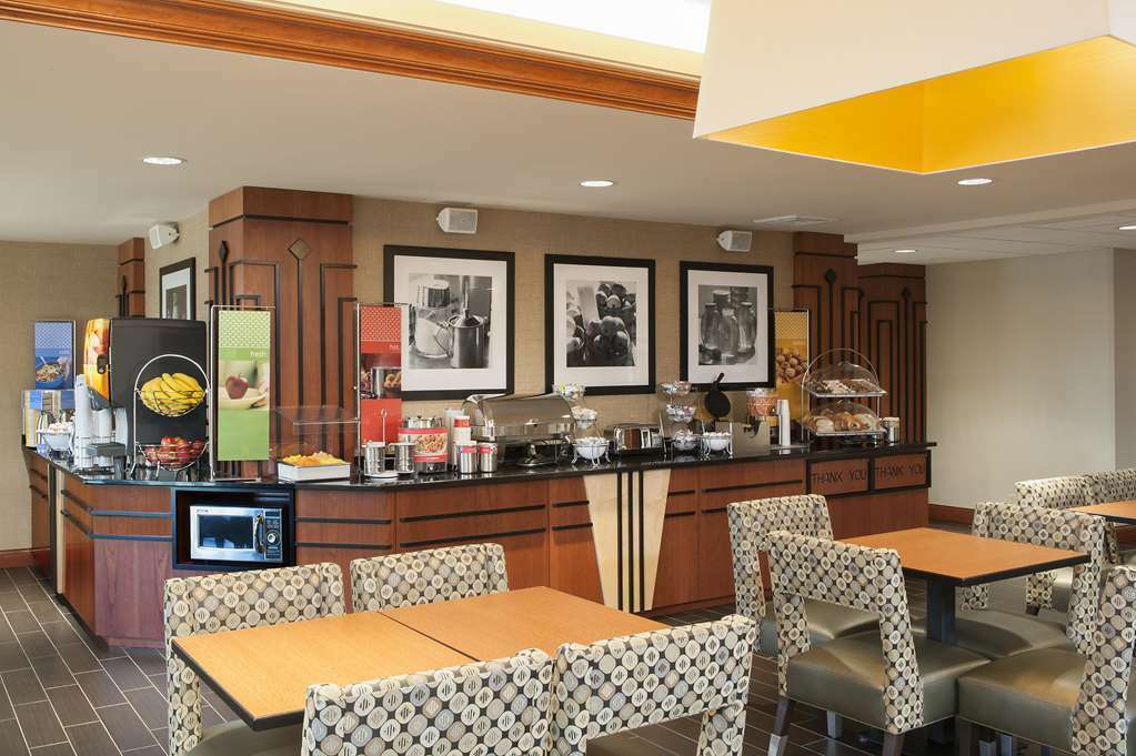 Hampton Inn Charlotte University Place Restaurant foto